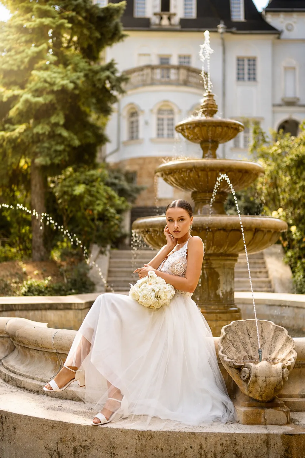 Brautkleid, Brautmode, Hochzeitskleid, Blumenstrauß, Fountain