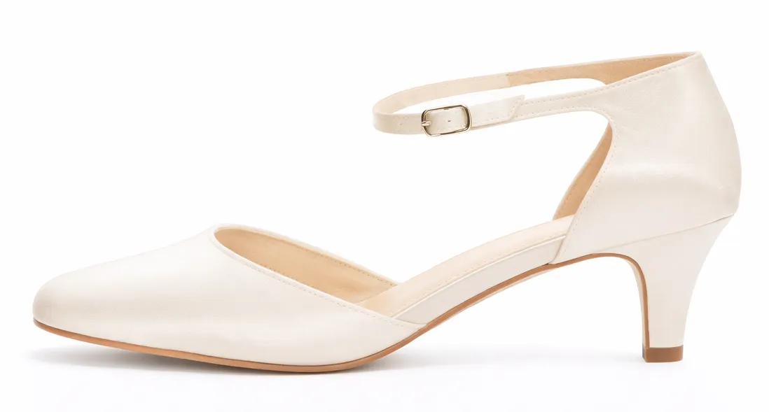 Bekleidung, Schuhwerk, Schuh, Hoher Absatz, Sandale