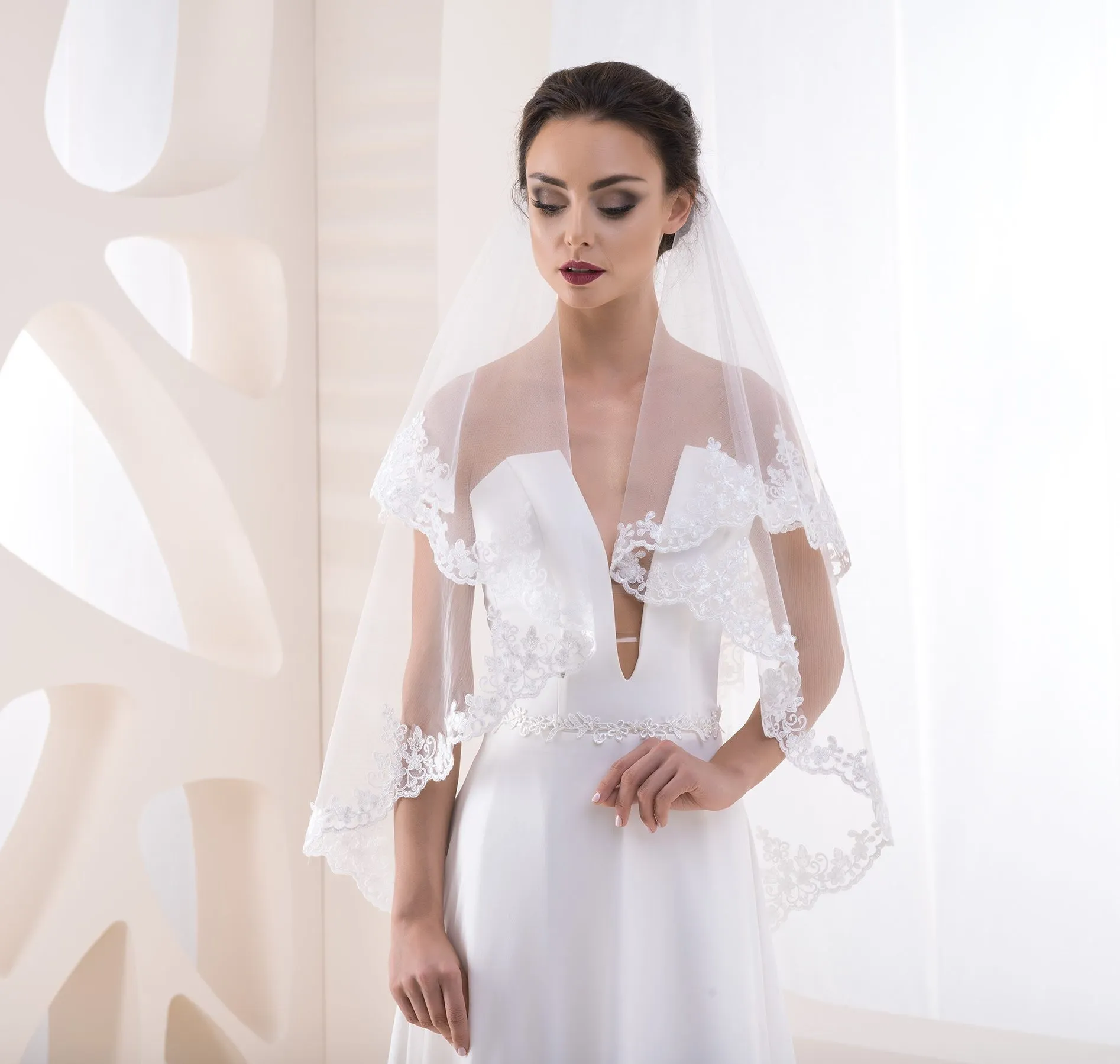 Katja Brautschleier mit feiner  Spitze