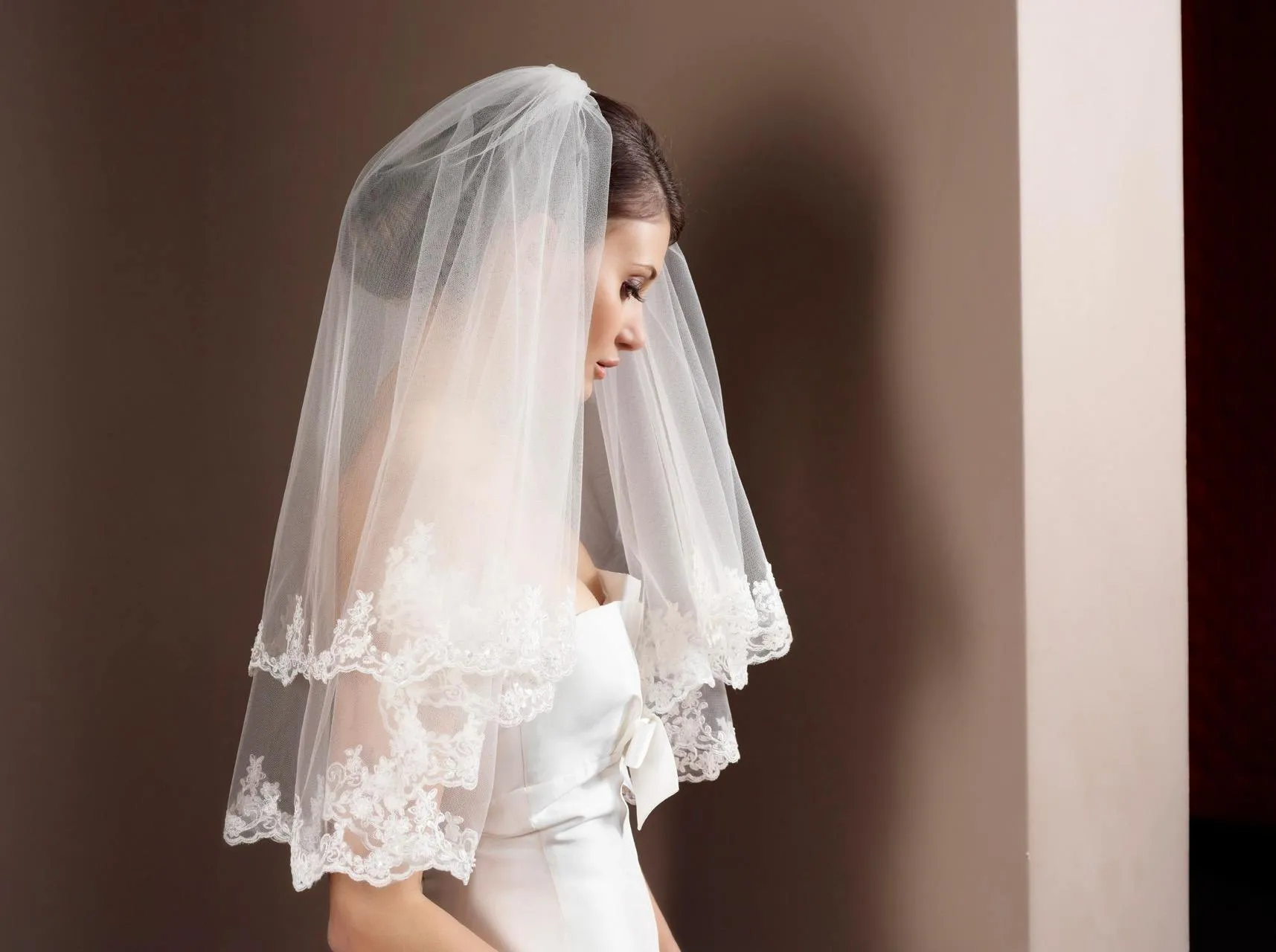 Schleier mit feiner Spitze