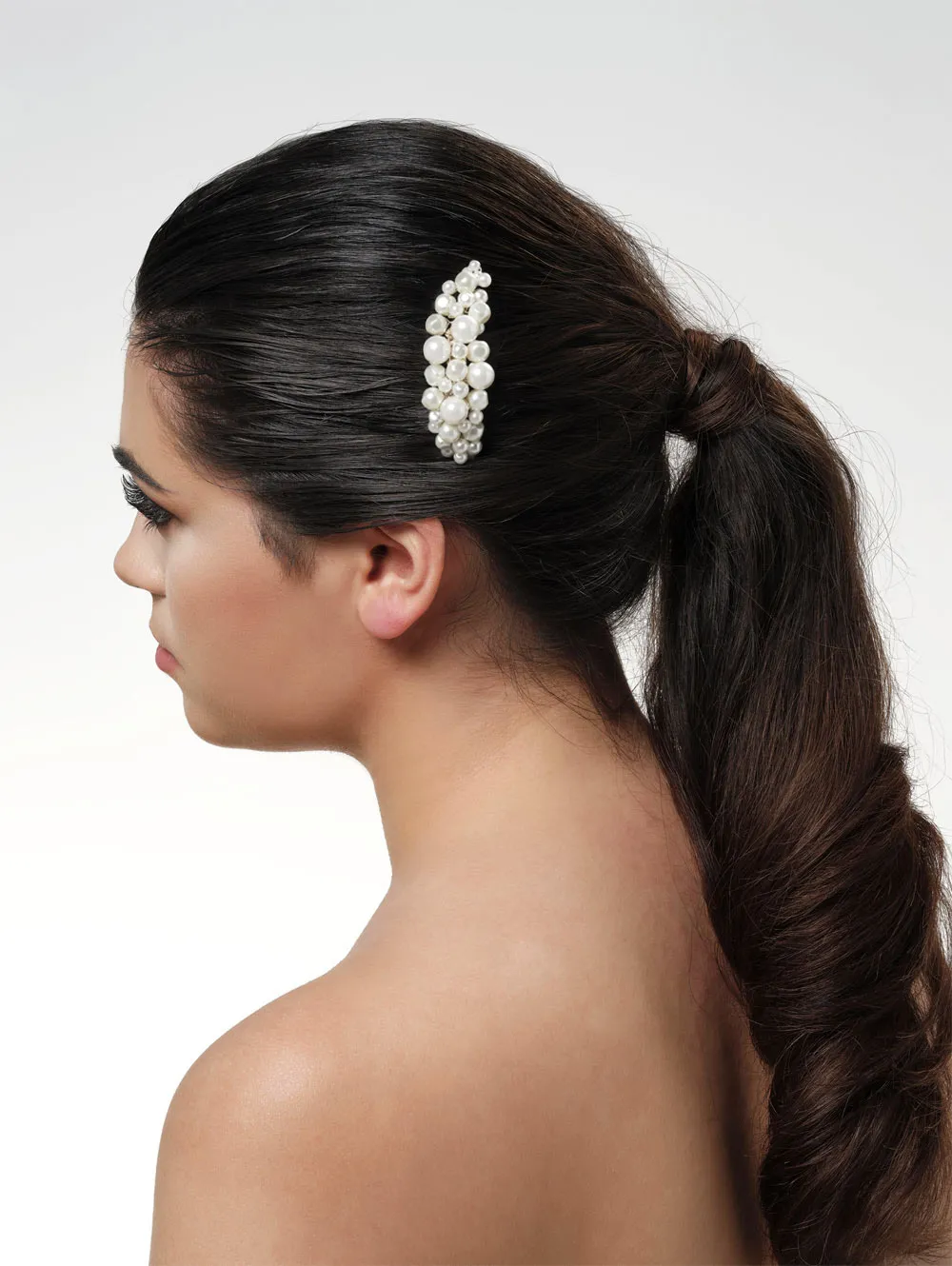 Halbmondförmiger Haarkamm mit Süsswasserperlen